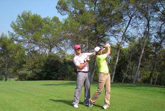 Superbe flexion du club de golf