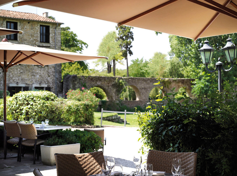 Restaurant avec terrasse sur golf